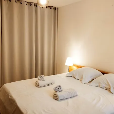 בית נופש Very Chic Townhouse With Pool And Garage קרקסון
