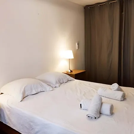 Very Chic Townhouse With Pool And Garage * קרקסון